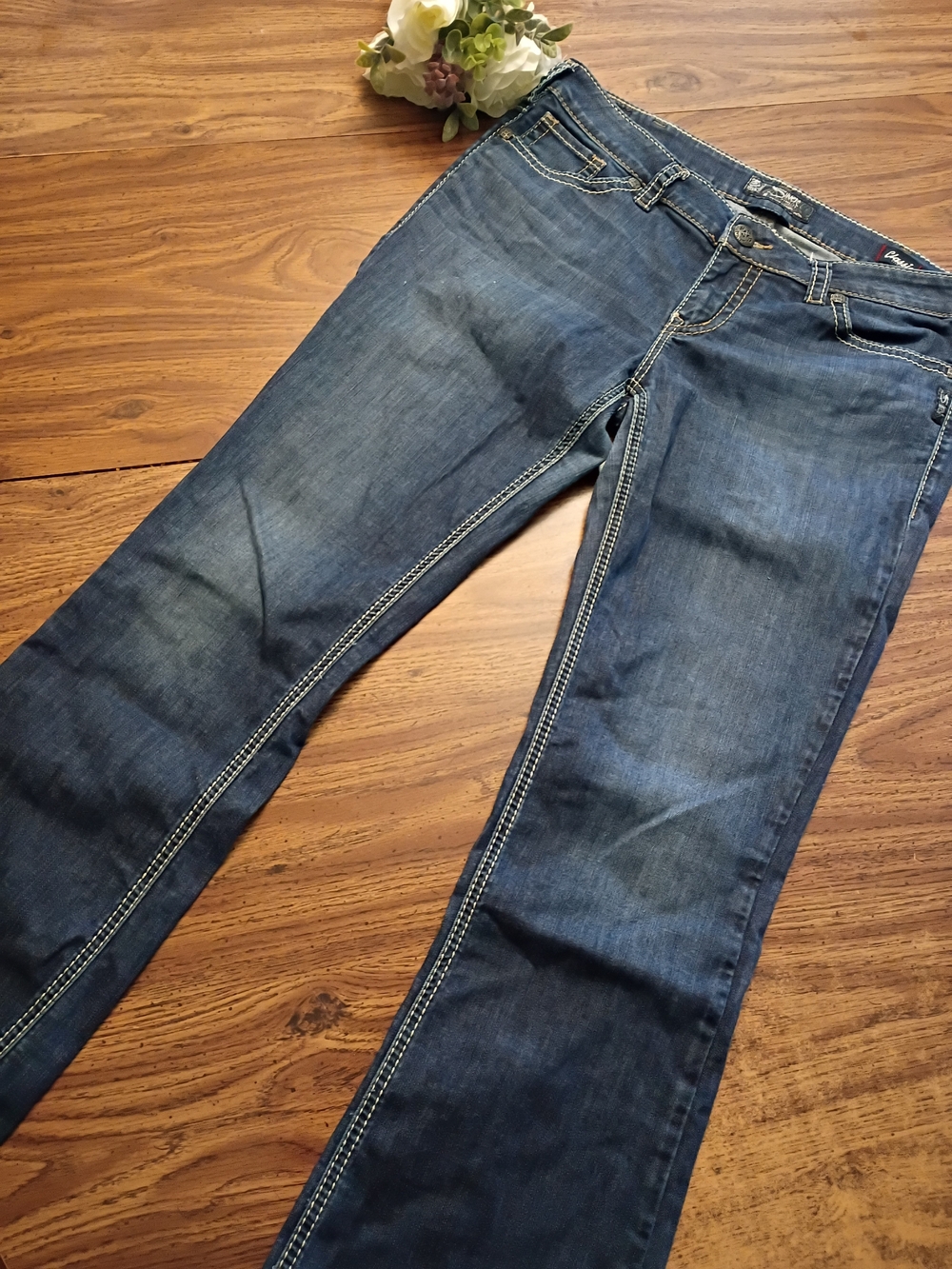 Silver Aiko Mid Slim Boot Women’s Size 33x33 Jeans